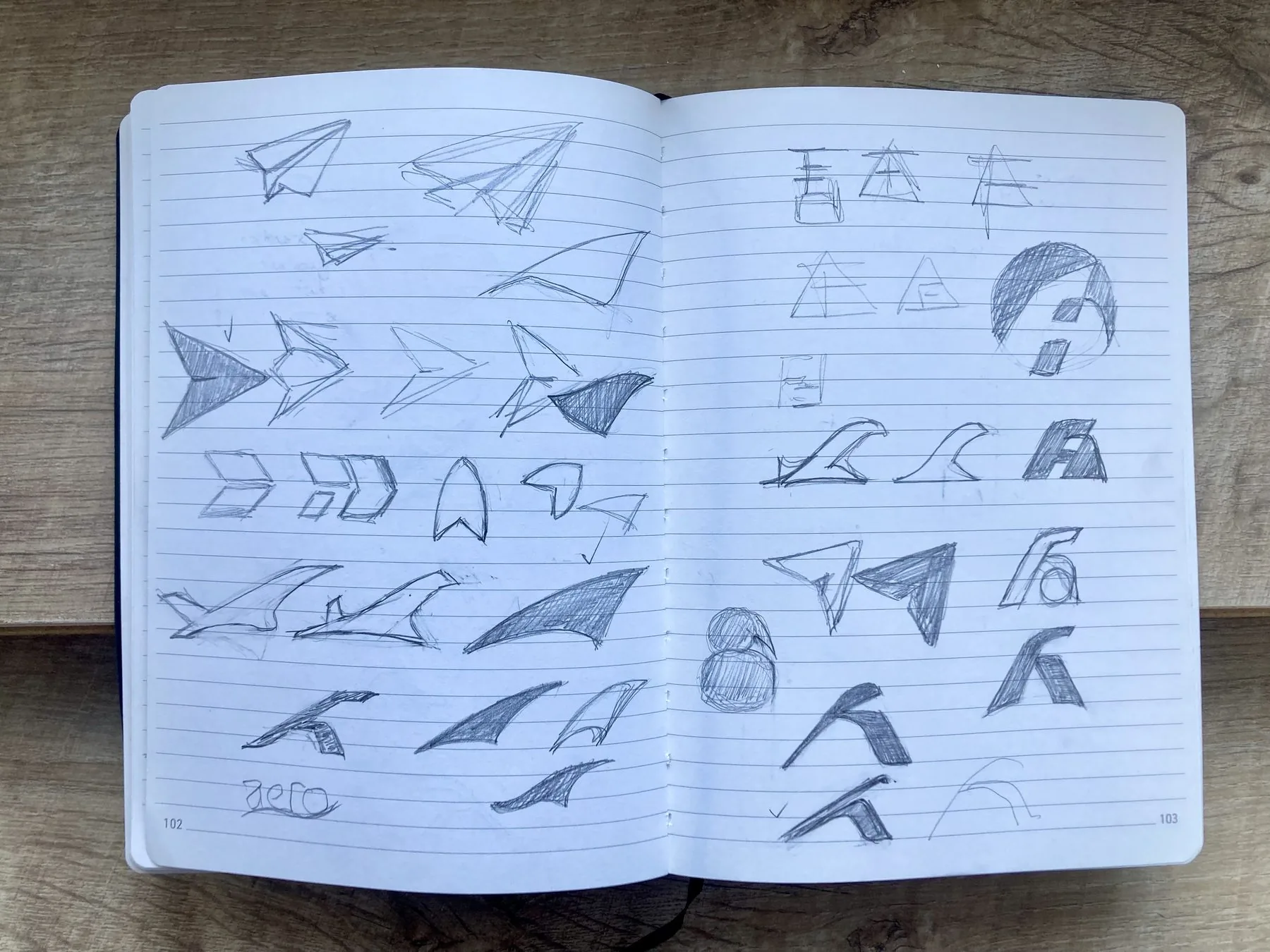 Carnet de recherches, exploration du logo, seconde planche